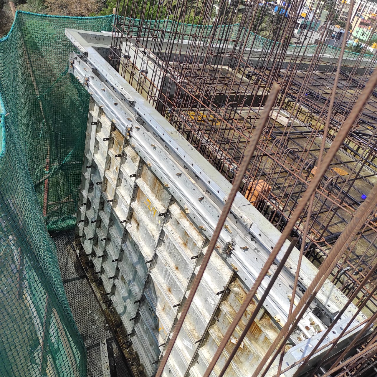 Sobha Neopolis arch formwork under construction